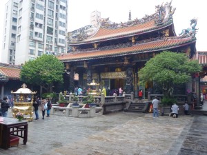 Longshan temple